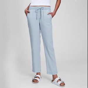NWT Gap Easy Pant - Mid Rise, Ankle Length, Tapered Leg (Med.)